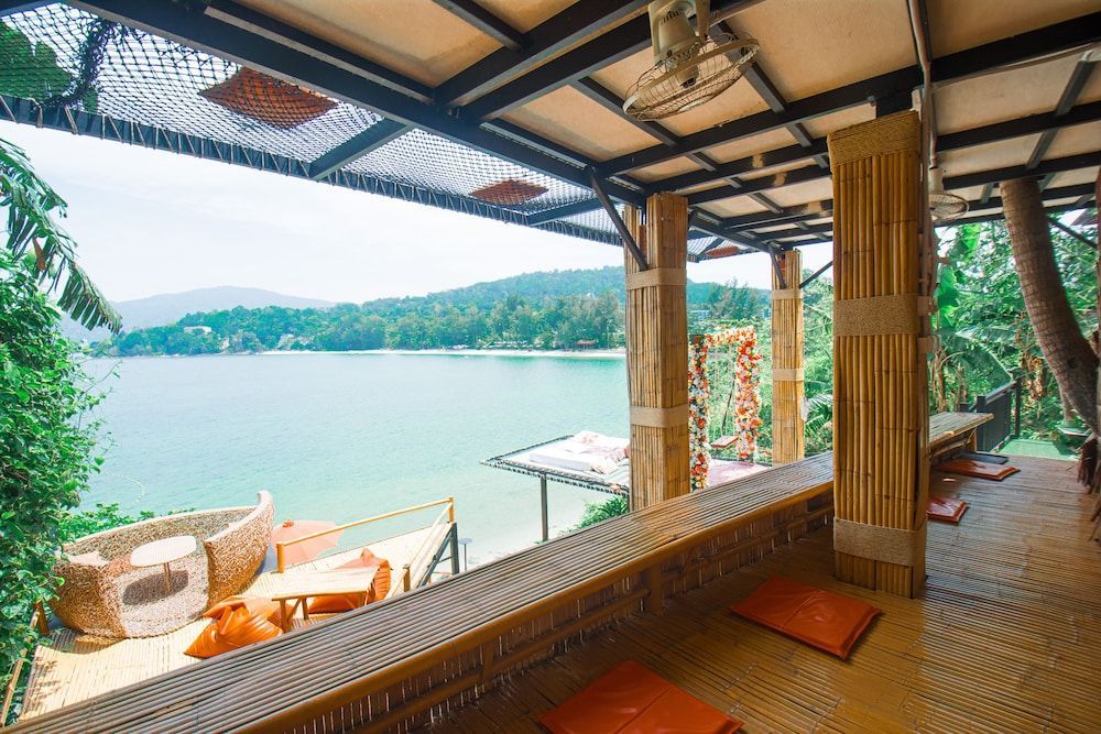 The Cozy Beachfront Phuket 2