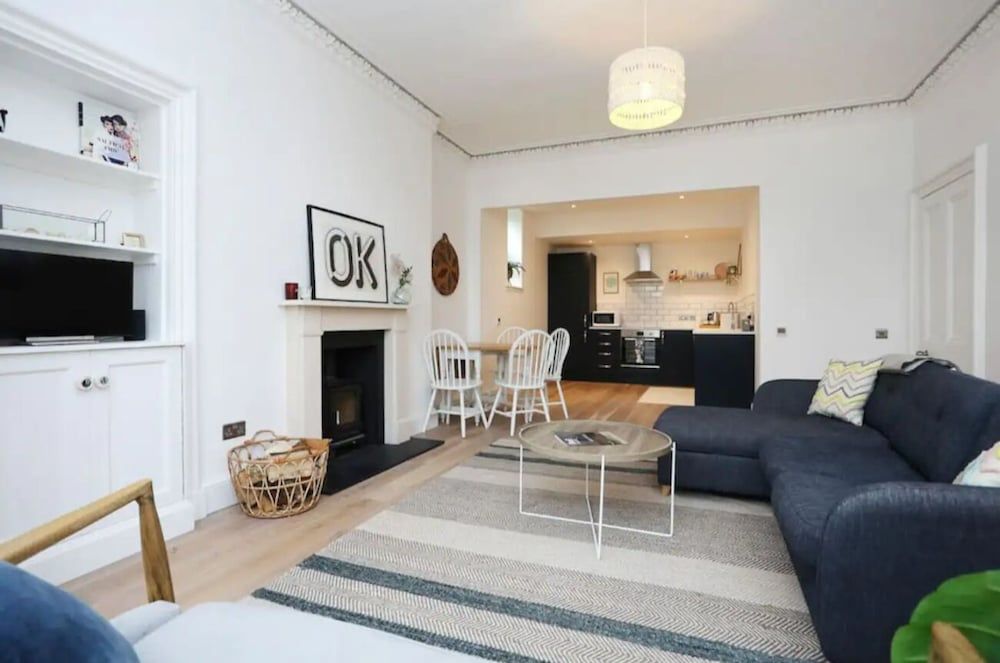 JOIVY Luxury House With Patio Next To North Berwick Beach 1