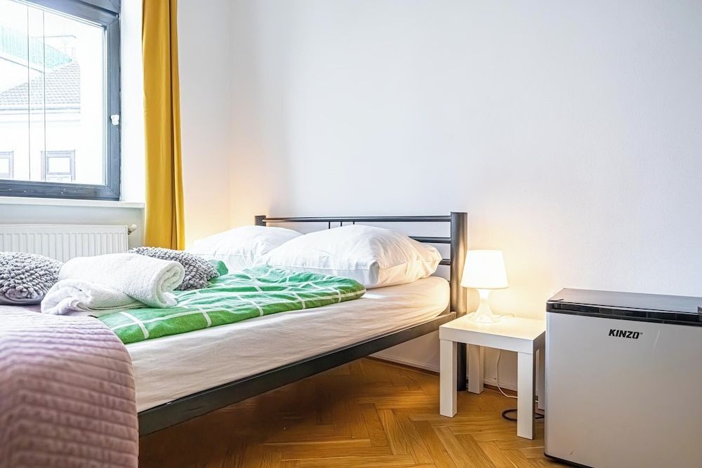 Cozy Room Near U6 Dresdner Subway Line 2