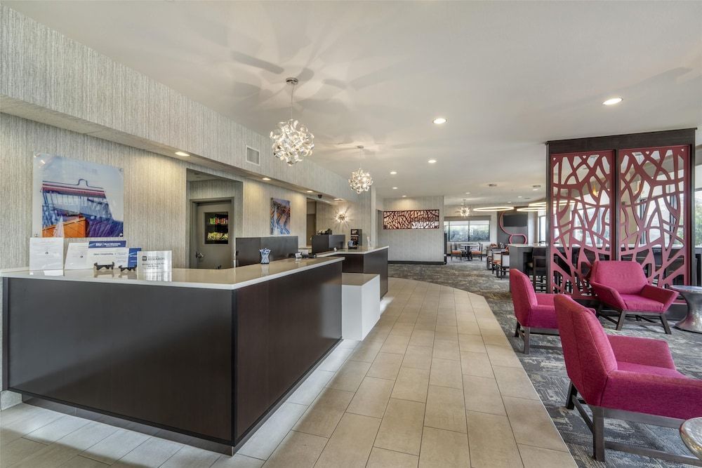 Best Western Plus Castlerock Inn & Suites 2