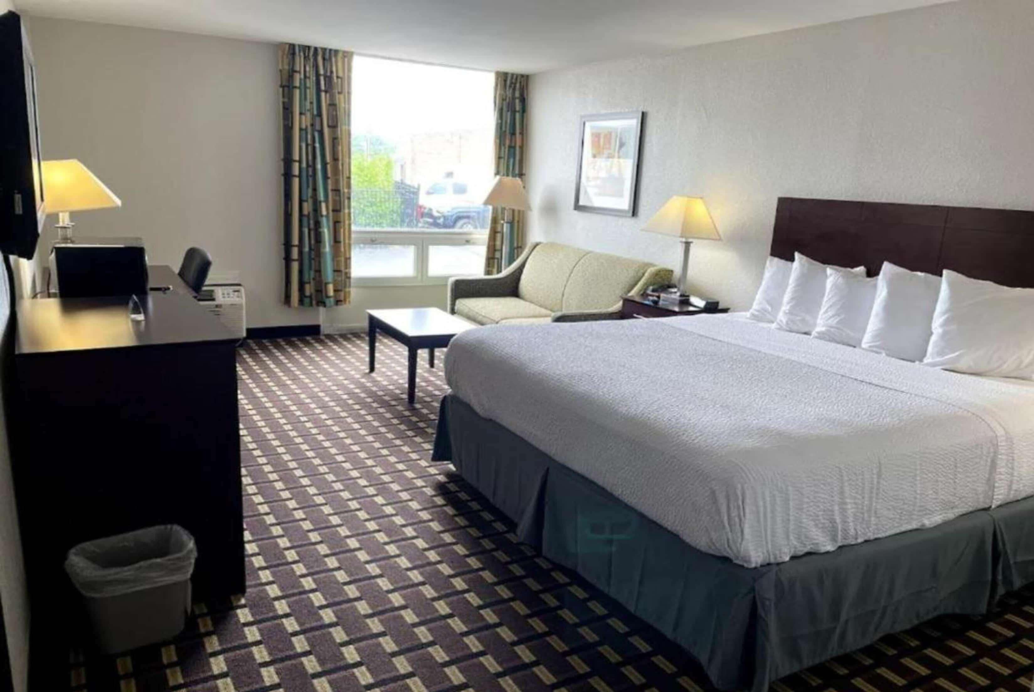 Days Inn by Wyndham Fort Wright Cincinnati Area 1