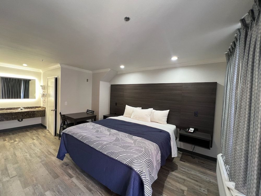 Cloud 9 Inn LAX 2
