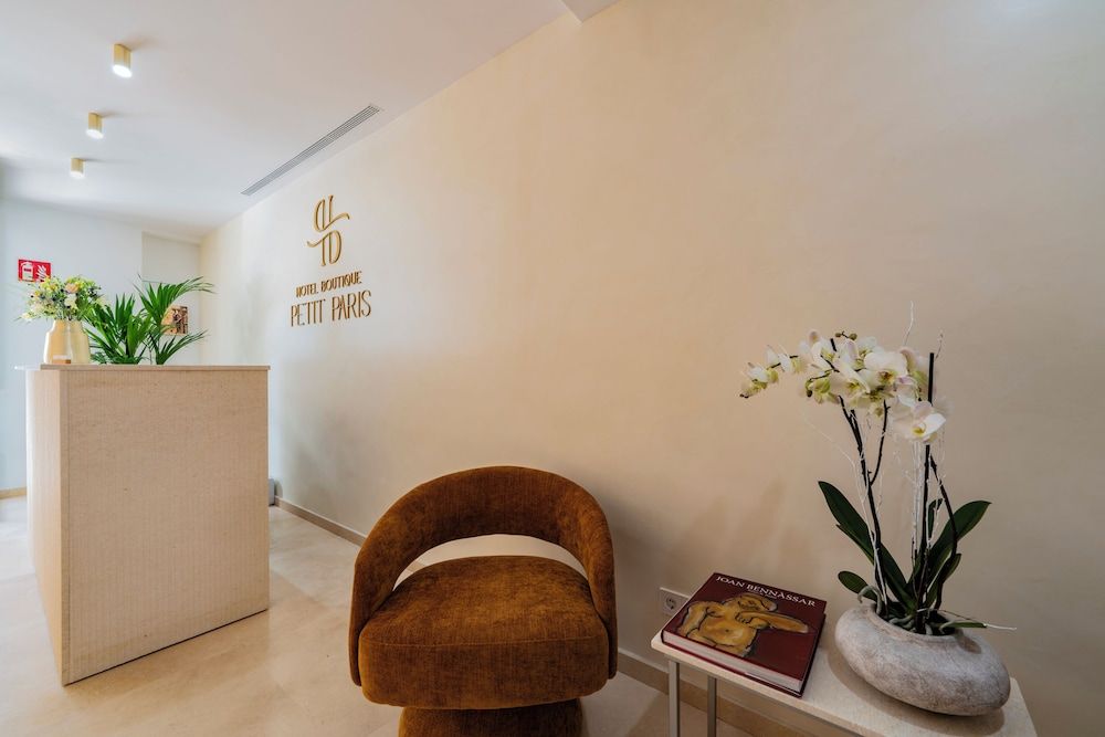 Hotel Petit Paris 2