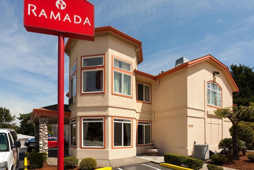 Ramada by Wyndham SeaTac Airport North 1