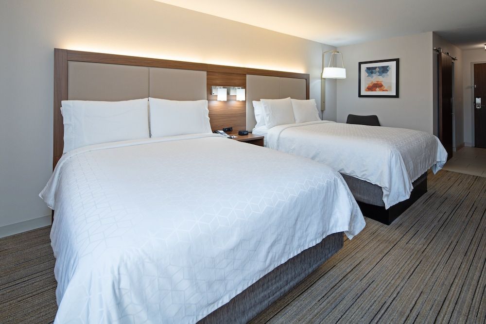 Holiday Inn Express & Suites SEATTLE-SEA-TAC AIRPORT by IHG 2