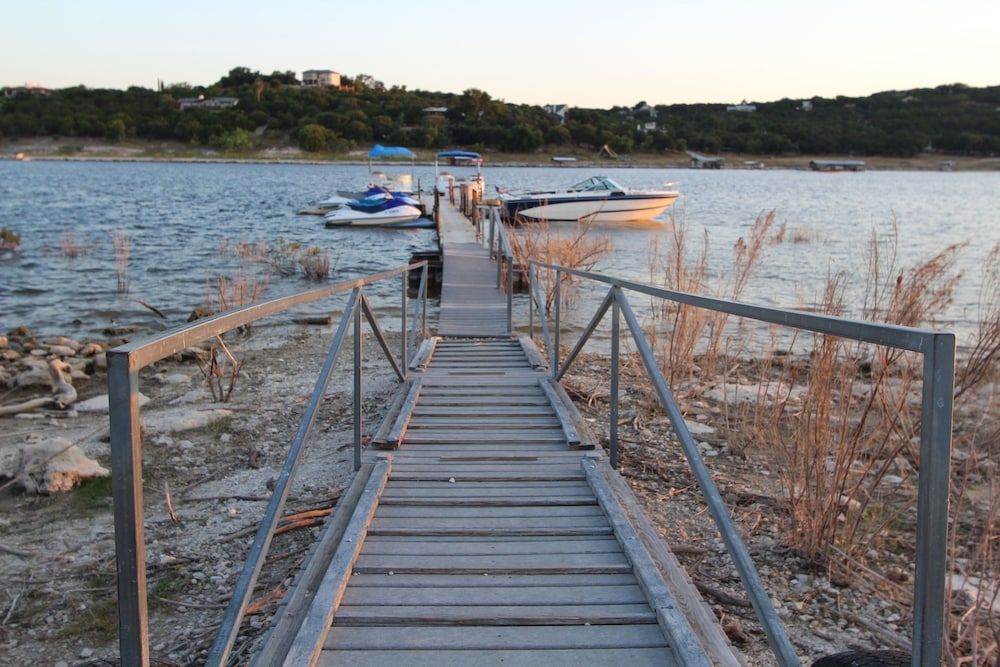 The Shores at Lake Travis 1