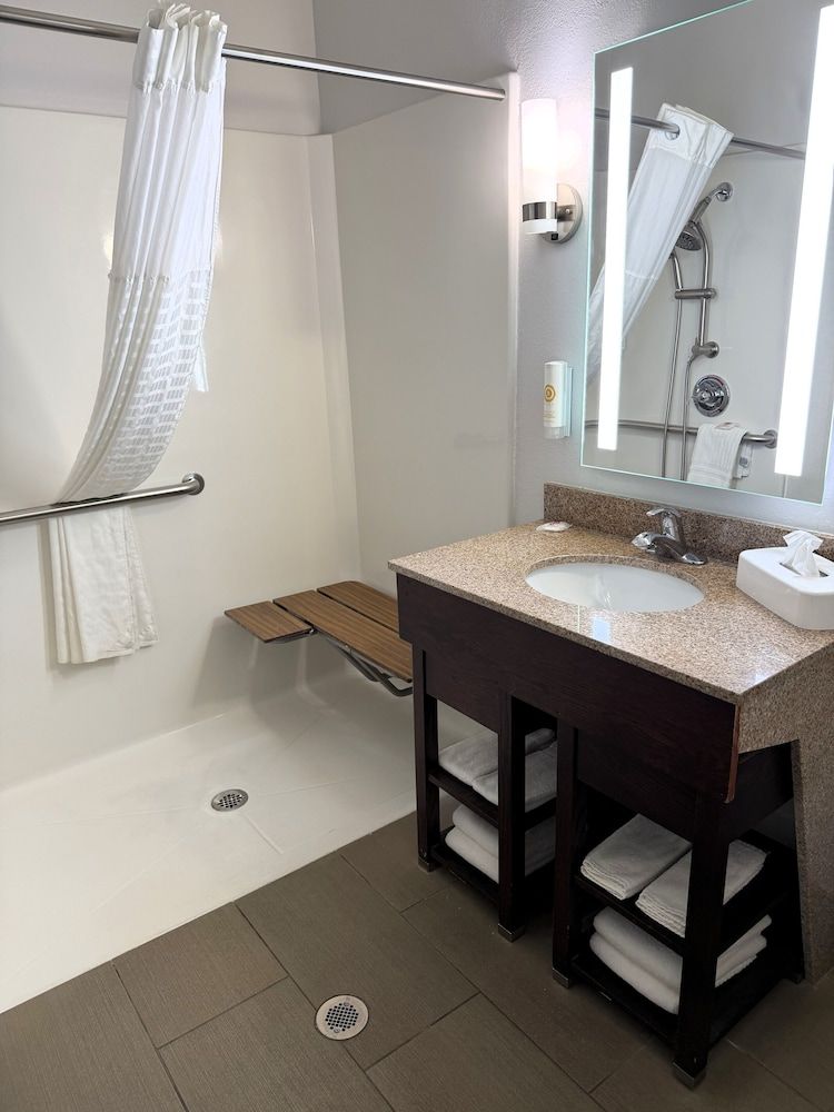 Comfort Suites Miamisburg - Dayton South 2