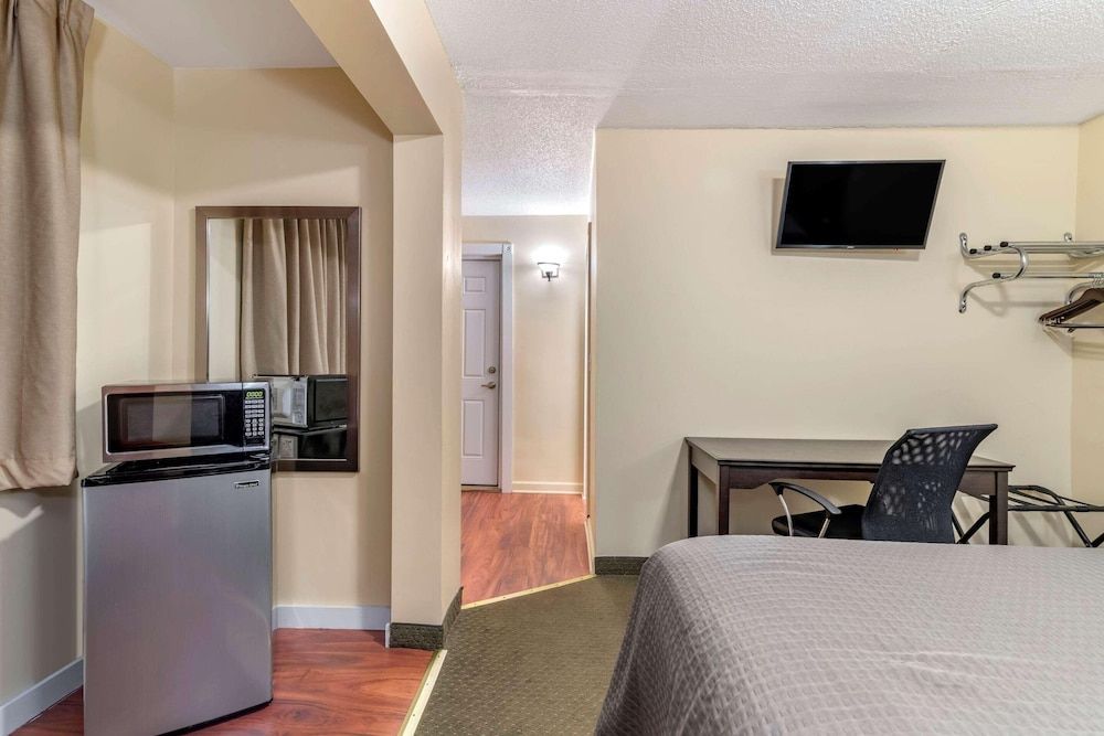 Blue Line Inn Lake George 2