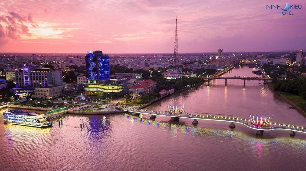 Ninh Kieu Riverside Hotel 1