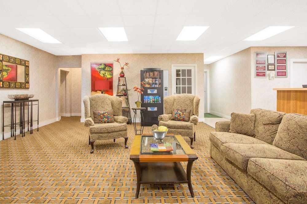 Days Inn by Wyndham Chester 2