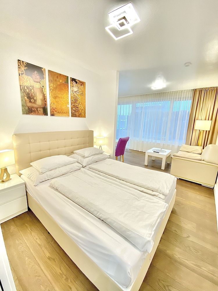 Vienna International Living 2