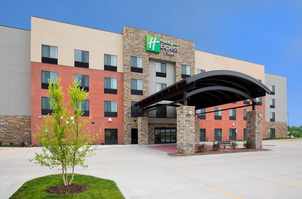 Holiday Inn Express & Suites DAVENPORT by IHG 1