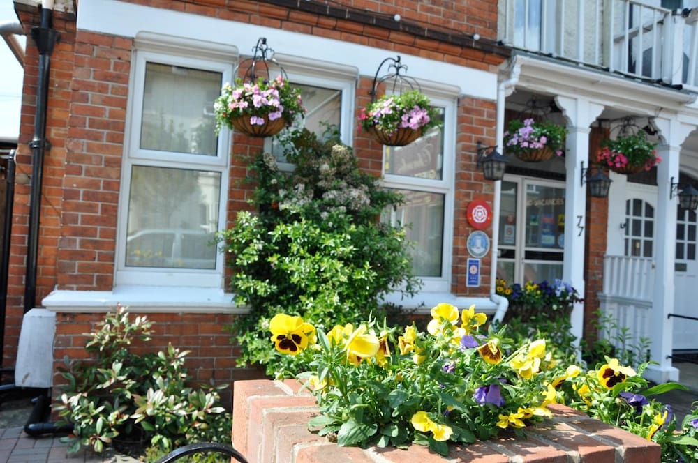 Chandos Premier Hotel Folkestone - Channel Tunnel 1