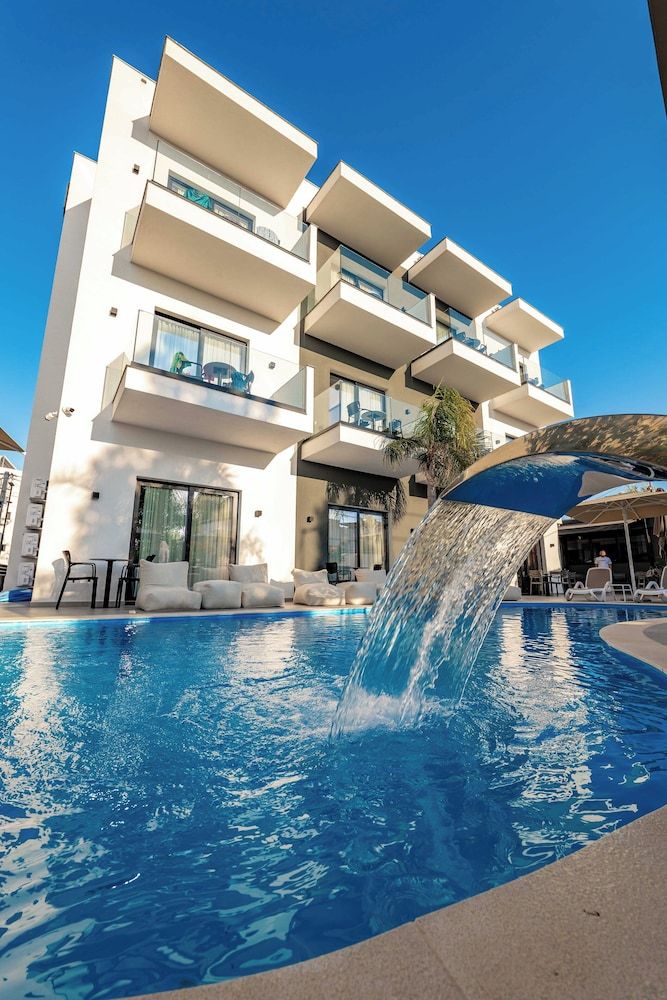 Absolute Hotel Ksamil 1