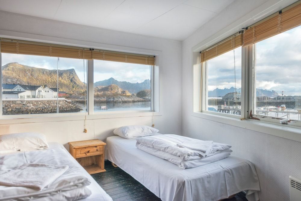 Astra Whale - Waterfront Boutique Hostel in Lofoten 2