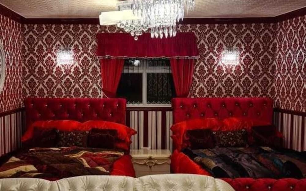 Luxurious, Stunning Detached Bungalow in Derby 1