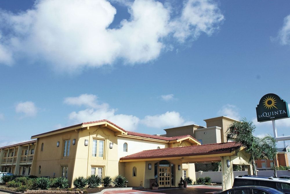 La Quinta Inn by Wyndham Clute Lake Jackson 1