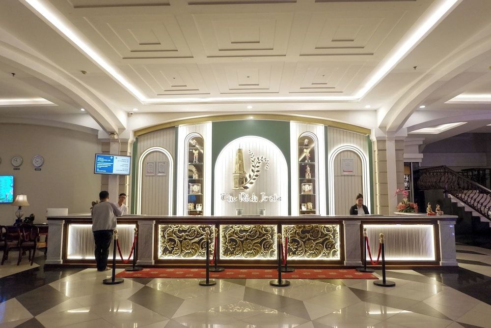 The Rich Jogja Hotel 2