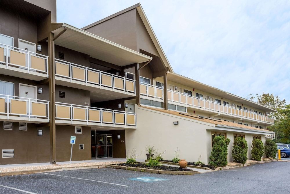 Days Inn by Wyndham Harrisburg North 1