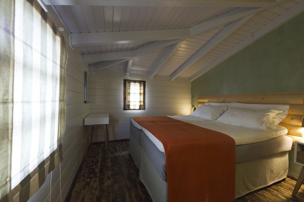 Small Luxury Hotel 1800 2