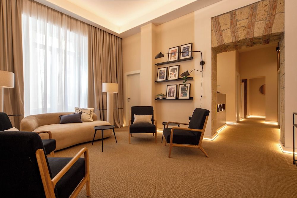 MAMALU - Studios and Suites 1
