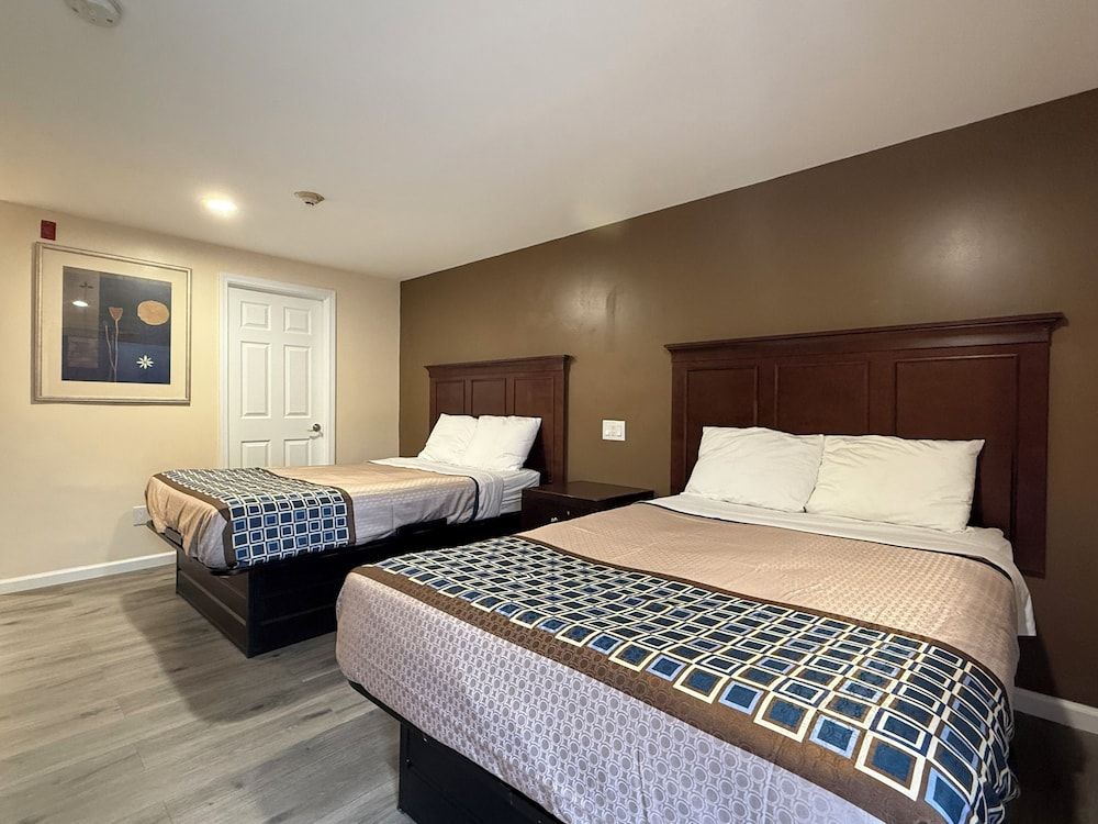 Travelers Motor Lodge 1