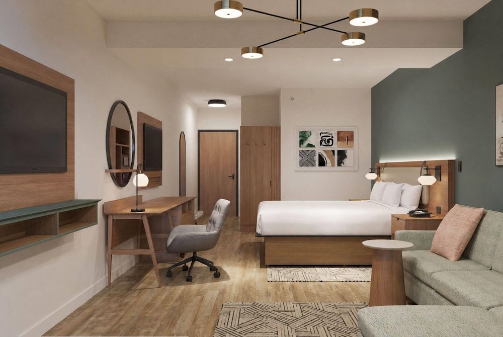 La Quinta Inn and Suites by Wyndham Central McKinney 2