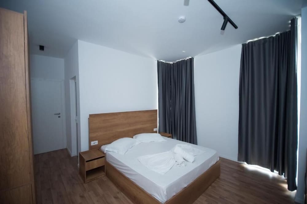 Hotel Besani 2