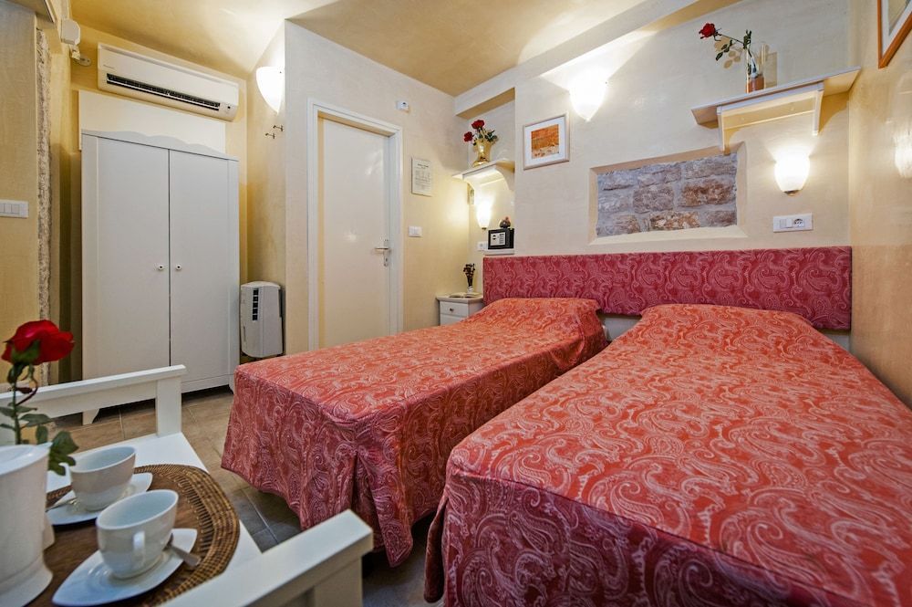 Guest house SOTTO I VOLTI Centro Storico 2