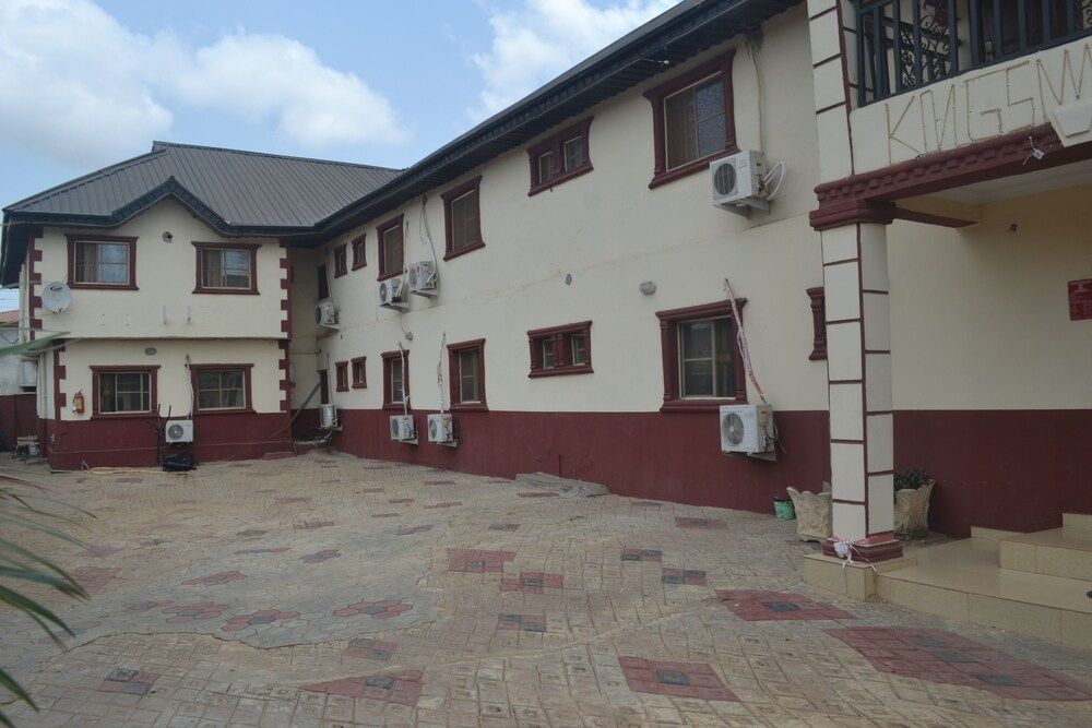 Kings Crown Hotel 1