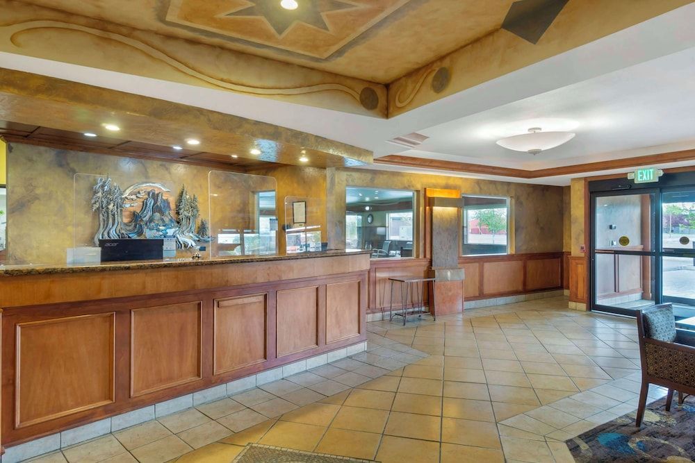Best Western Plus Ellensburg Hotel 2