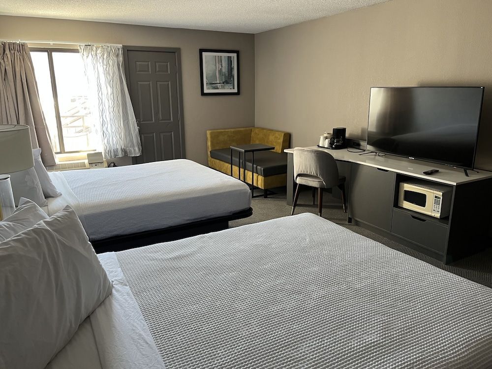 The Wander Hotel by Wyndham 1
