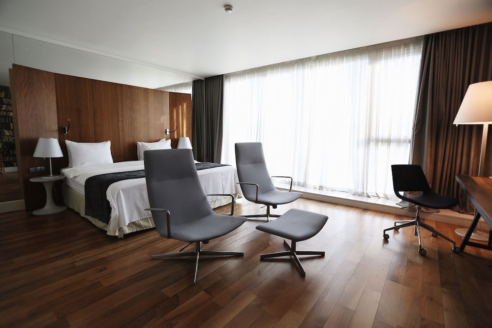 Holiday Inn TBILISI by IHG 2