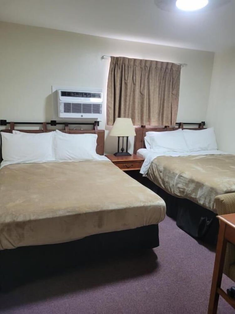 Lake Stop Resort 2