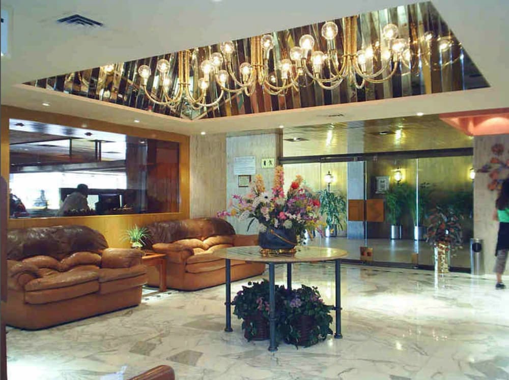 Segovia Regency 1