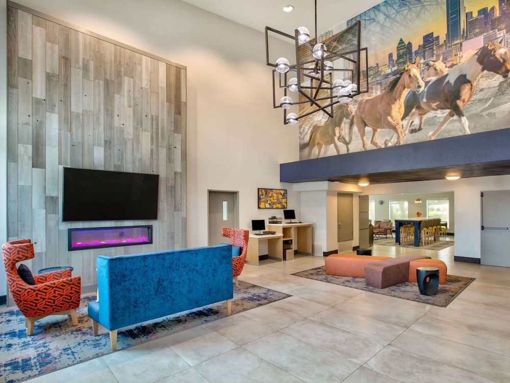 La Quinta by Wyndham Dallas - Las Colinas 2