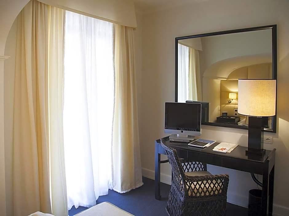 California Park Hotel 1