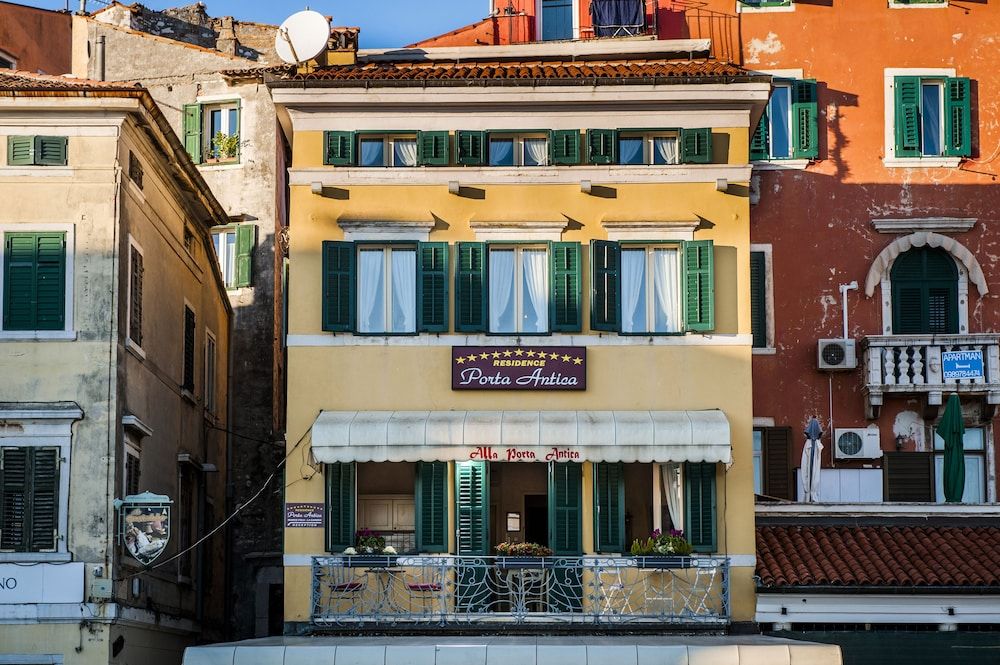 Residence PORTA ANTICA Centro Storico 1