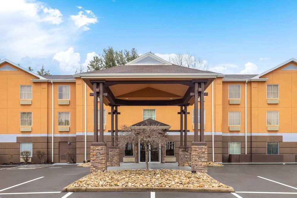 Super 8 by Wyndham Mars/Cranberry/Pittsburgh Area 1