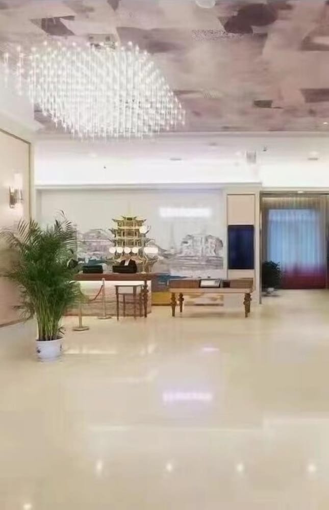 Mercure Wuhan Yangluo 2