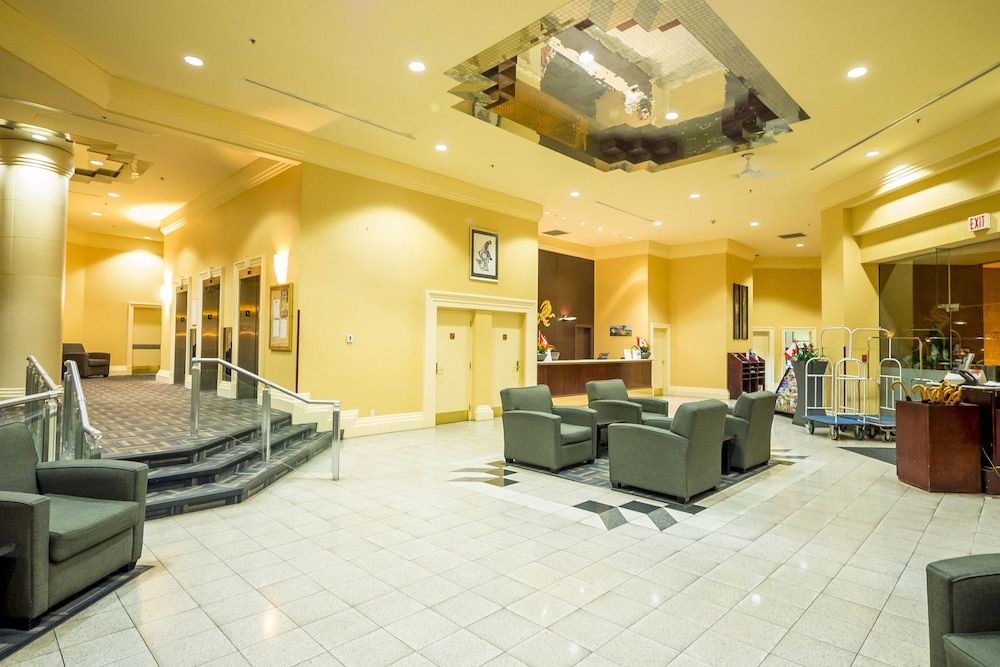 Rosedale on Robson Suite Hotel 1