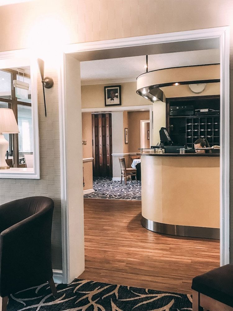 Wycliffe Hotel 2