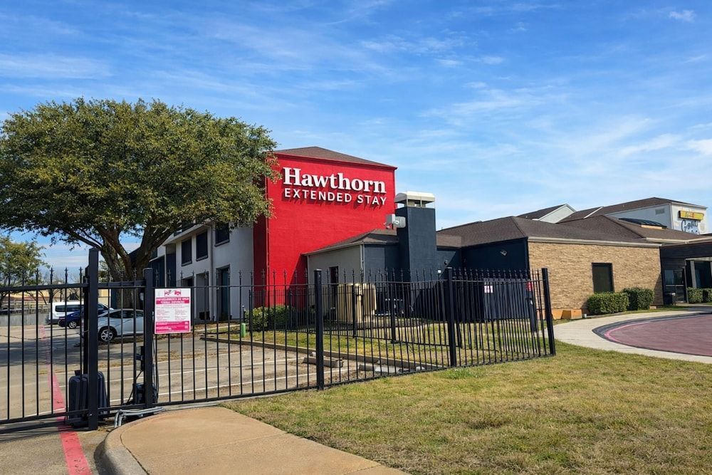 Hawthorn by Wyndham Dallas Love Field Airport 1