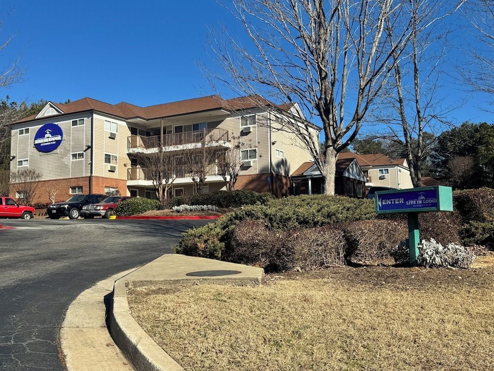 Live In Lodge Lithia Springs 1