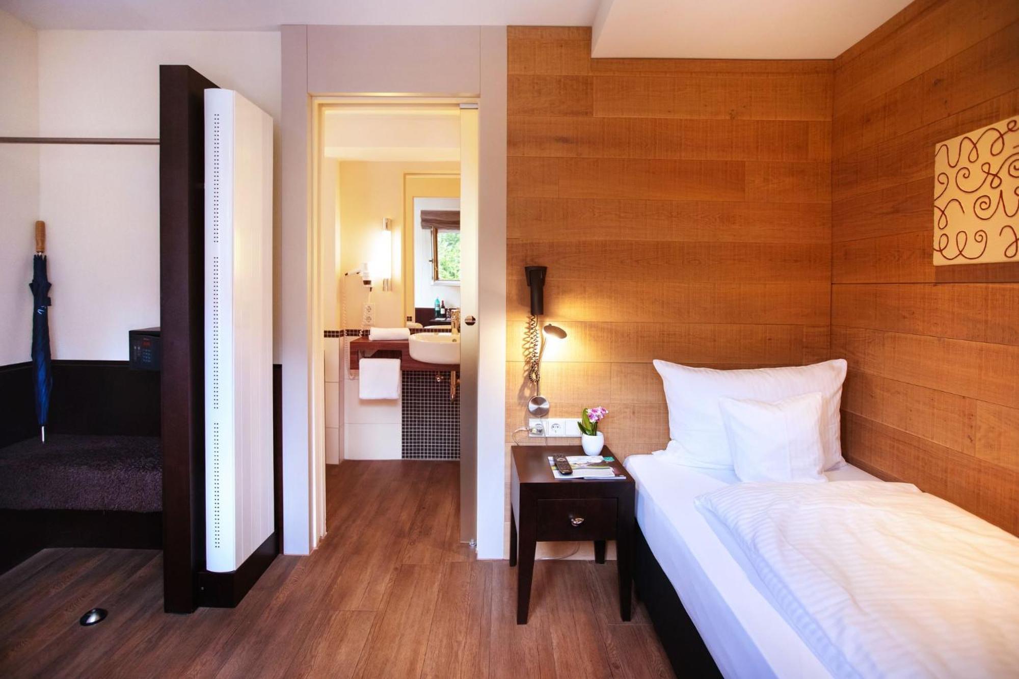 Golf & Resort Hotel Gut Heckenhof im Siegtal zwischen Bonn und Köln 2