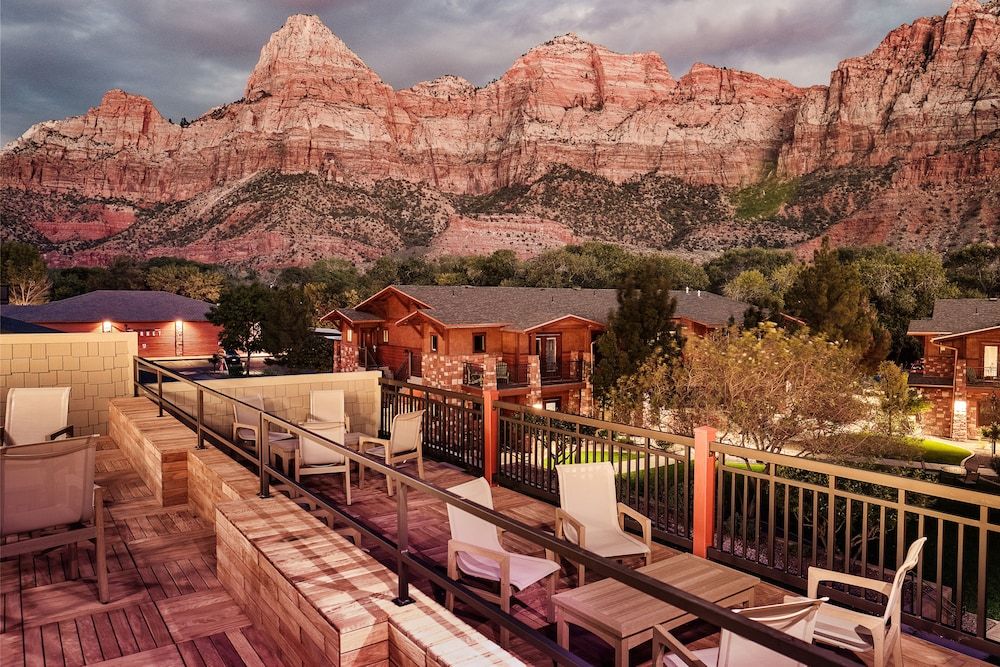Cable Mountain Lodge 1