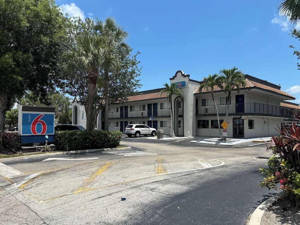 Motel 6 Riviera Beach FL 1