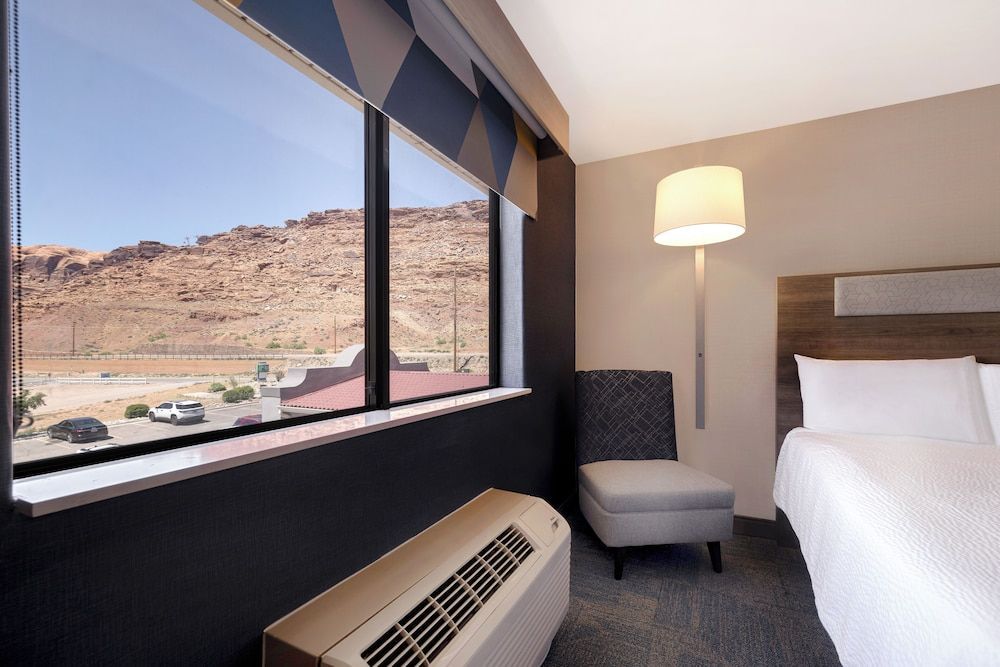 Holiday Inn Express & Suites MOAB by IHG 2