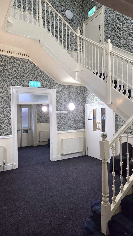 The Devonshire House Hotel-Free Parking 2