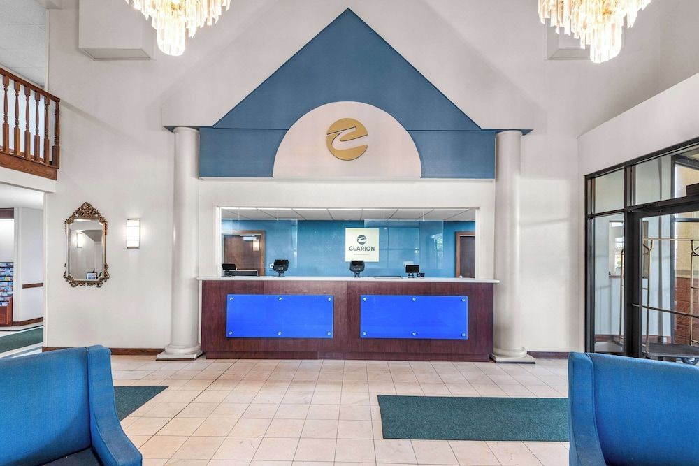 Clarion Inn & Suites Indianapolis Northwest 2